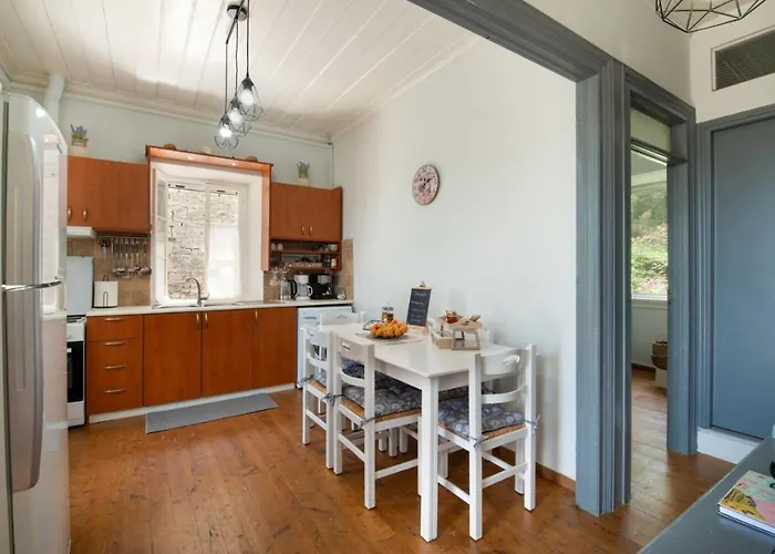Chrysa\'S Hideaway