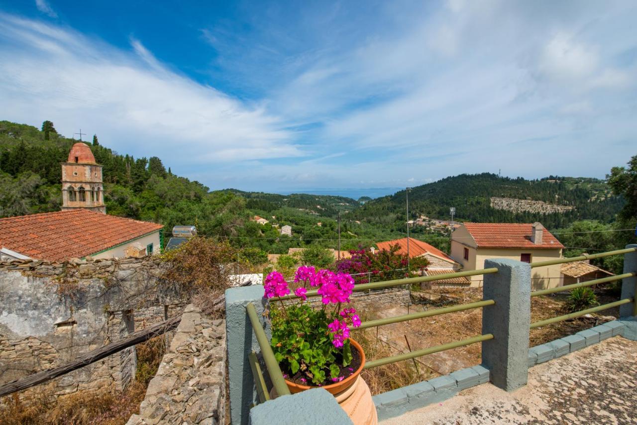 Holiday home Chrysa's Hideaway