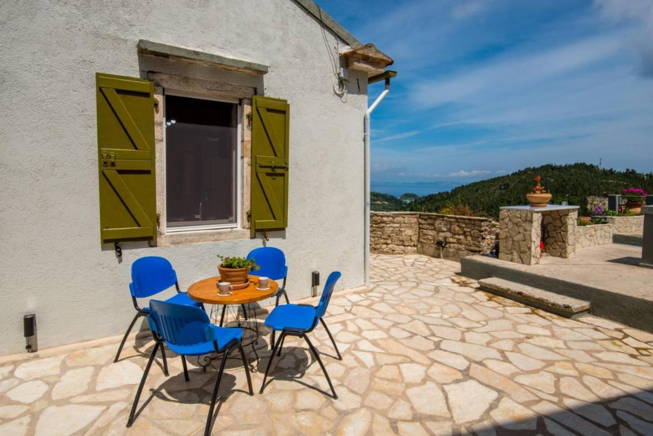 Holiday home Chrysa's Hideaway